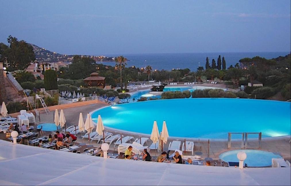 Vacances En Paradis Saint-Raphaël Exteriér fotografie